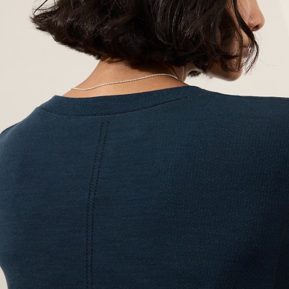 Athleta Ascent Seamless Top, Navy, Size XS - Picture 2 of 4